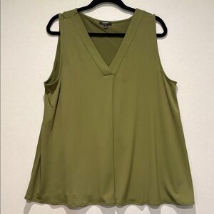 Premise - Women's Sleeveless Blouse top. Oversized, flowy fit. Size XL. Green